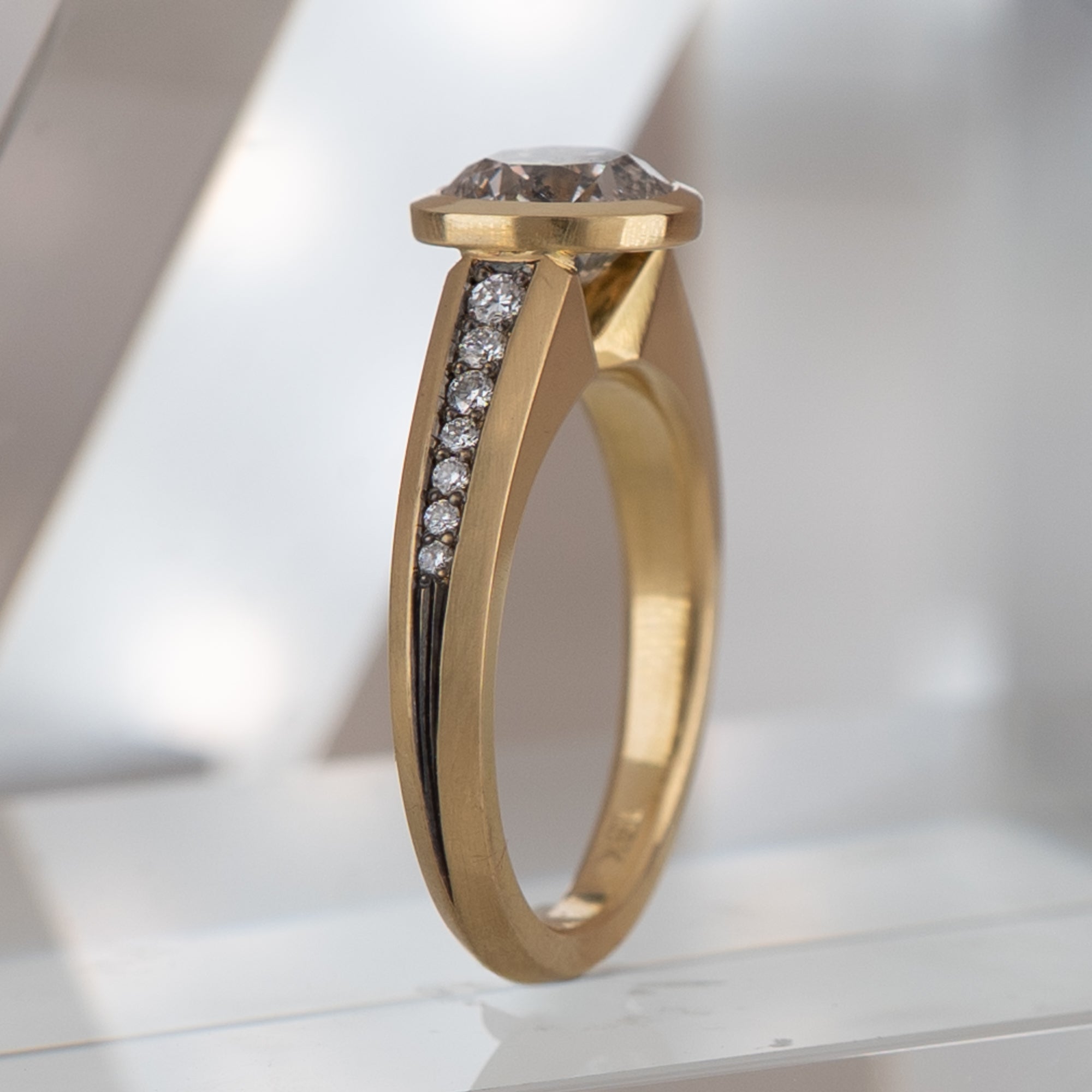 Contrast Ring